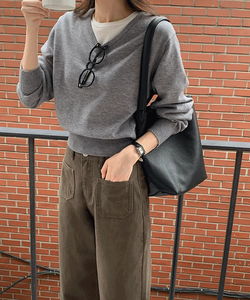 Raisin V- V-Neck Loose-fit soft knitwear - 6 colors