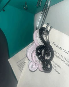 뮤션 도트 패턴 카라비너