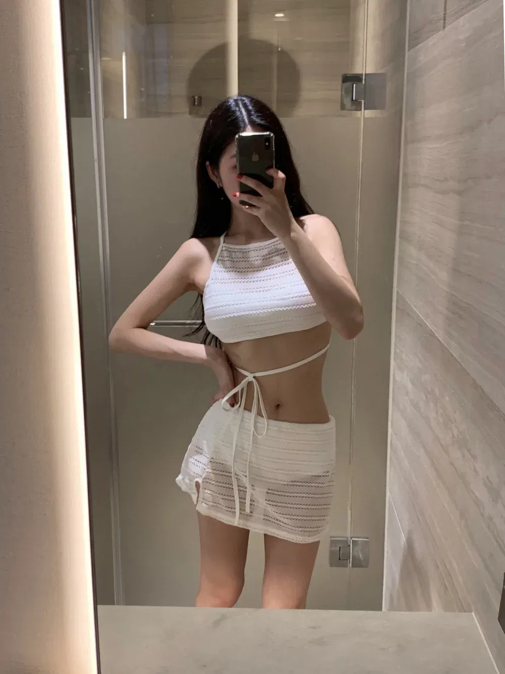 민소매 모델 착용 이미지-S1L65