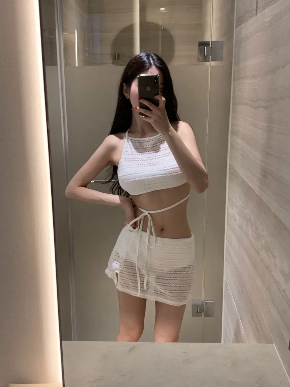 민소매 모델 착용 이미지-S1L66