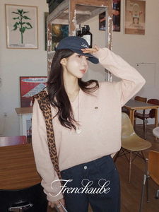 Lambswool Loose-fit V-Neck knitwear 