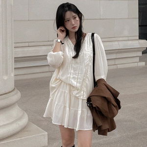 (투피스set) 브이렌 레이스 블라우스 + 밴딩 캉캉 미니 스커트 투피스 셋업