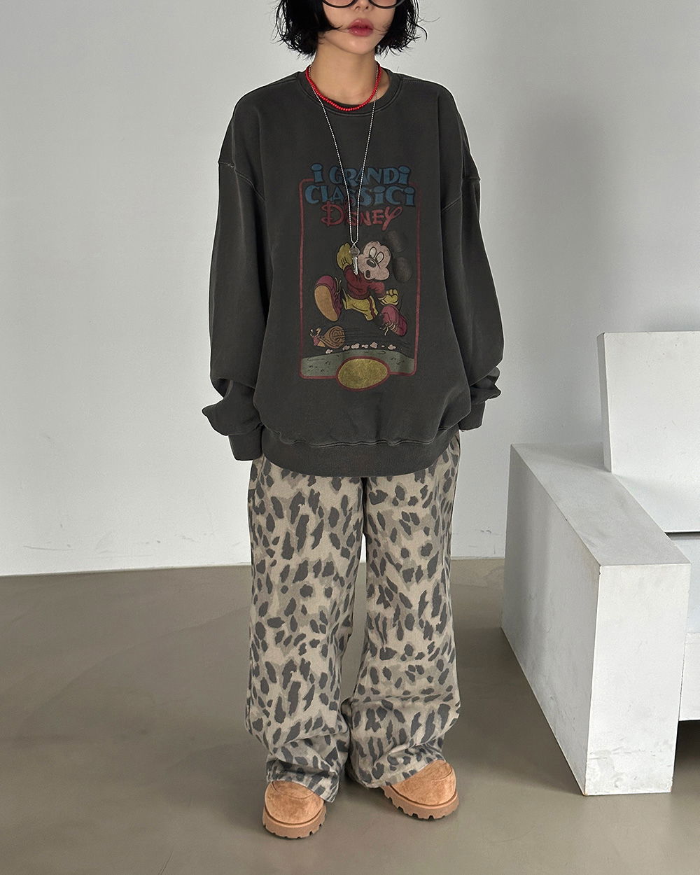 반팔 티셔츠 모델 착용 이미지-S1L58