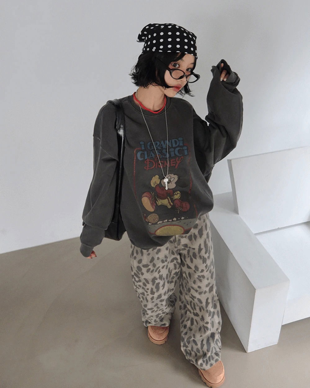 믹키 라이센스 피그먼트 맨투맨 (오버핏 박시 남녀공용 프린팅)