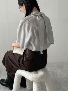 泡泡袖綁帶立領短版襯衫