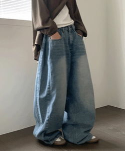 Miar Pintuck Faded Wide Denim Pants