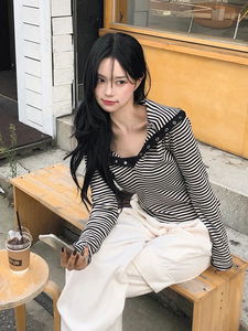 條紋鈕扣連帽T恤