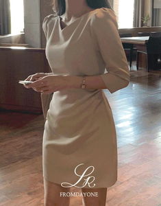 褶皺V領曲線剪裁迷你洋裝