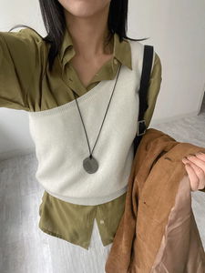 One-shoulder wool knitwear vest