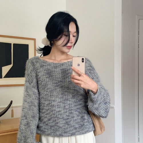 慵懶寬鬆圓領兔毛針織上衣