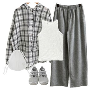 pants,sleeveless,sneakers 코디