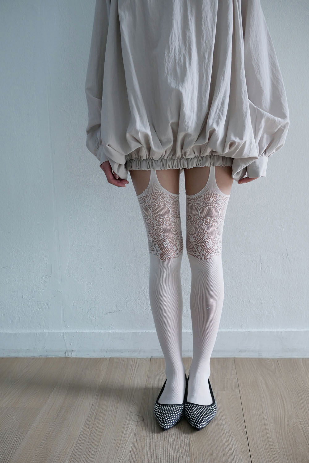 블라우스 모델 착용 이미지-S1L8