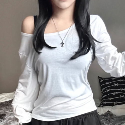 레비 유넥 긴팔 티셔츠