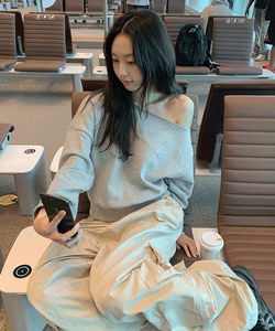 피안츠 원숄더 맨투맨 -3color