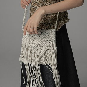 휴안느 보헤미안 태슬 뜨개 니트 크로스백 TASSEL KNIT BAG