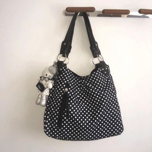 ルミンドットスタッズビッグショルダーバッグ