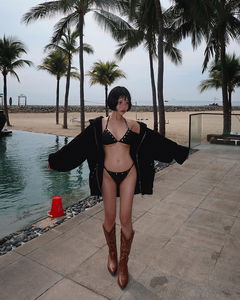 パンチングアイレットストラップビキニ