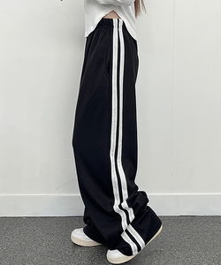 Melo Two-Line Wide Training Pants