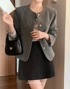 Dr. A round neck tweed jacket