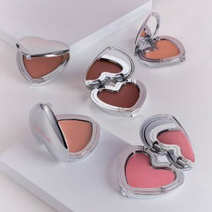 リリーバイレッド ラブビーム チーク ムース