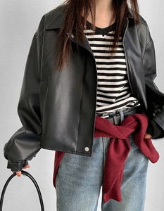 Glossy leather 5-piece cropped collar jacket