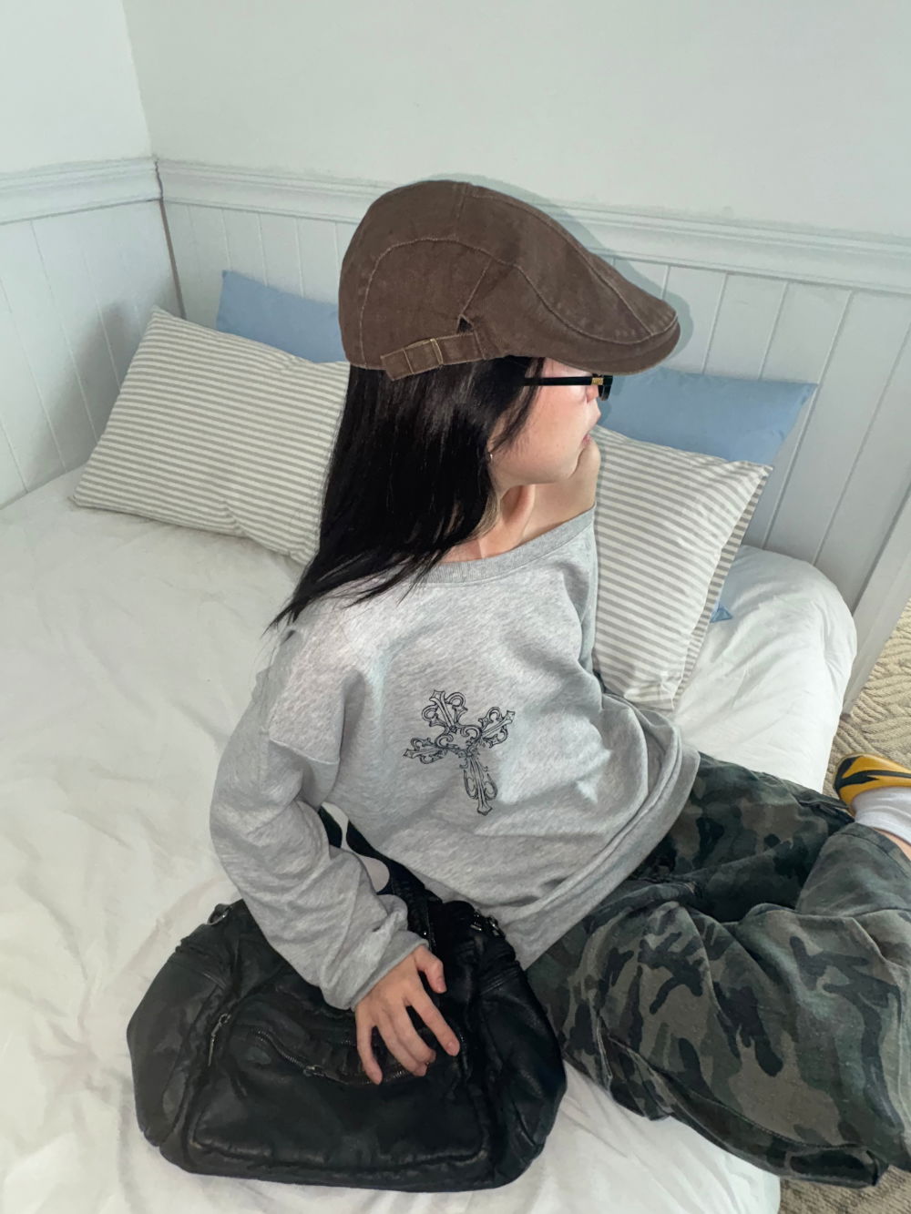 긴팔 티셔츠 모델 착용 이미지-S1L22