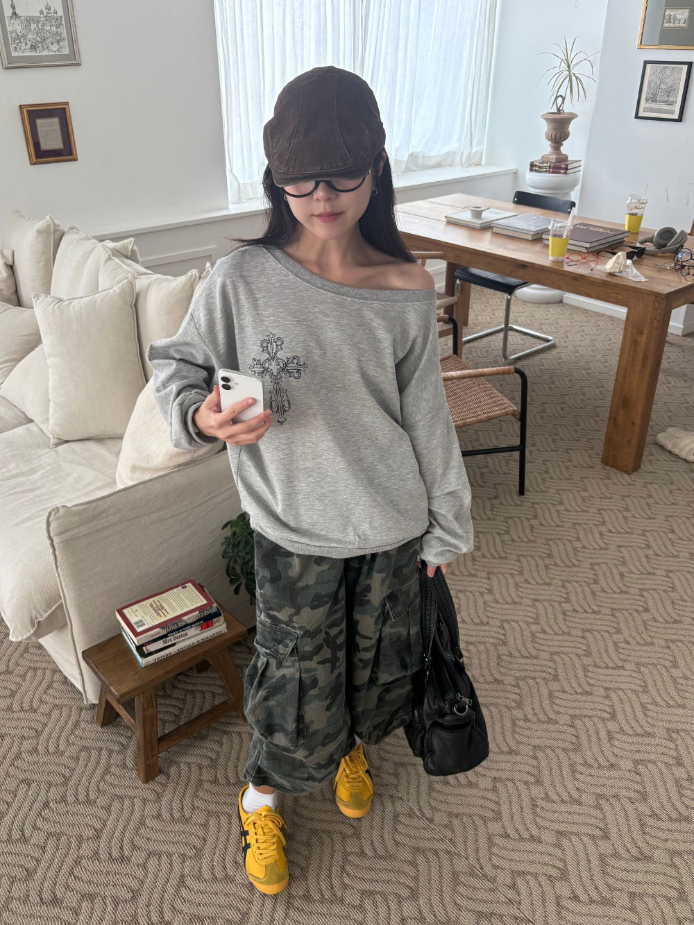 긴팔 티셔츠 모델 착용 이미지-S1L17