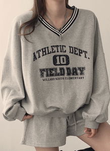 休閒風寬鬆V領長袖上衣搭配短褲運動套裝