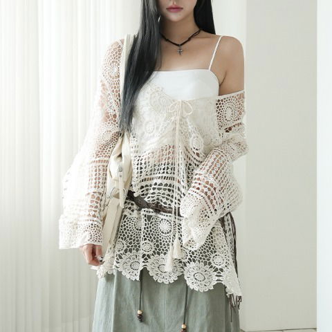 蕾絲拼接露肩針織上衣