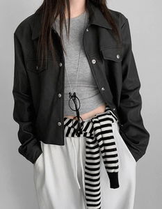 Snap-button 2-piece cropped collar leather jacket