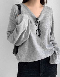 이태리코튼9 브이넥베이직니트