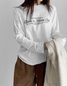 ブックアンドムービールーズフィットレタリングTシャツ