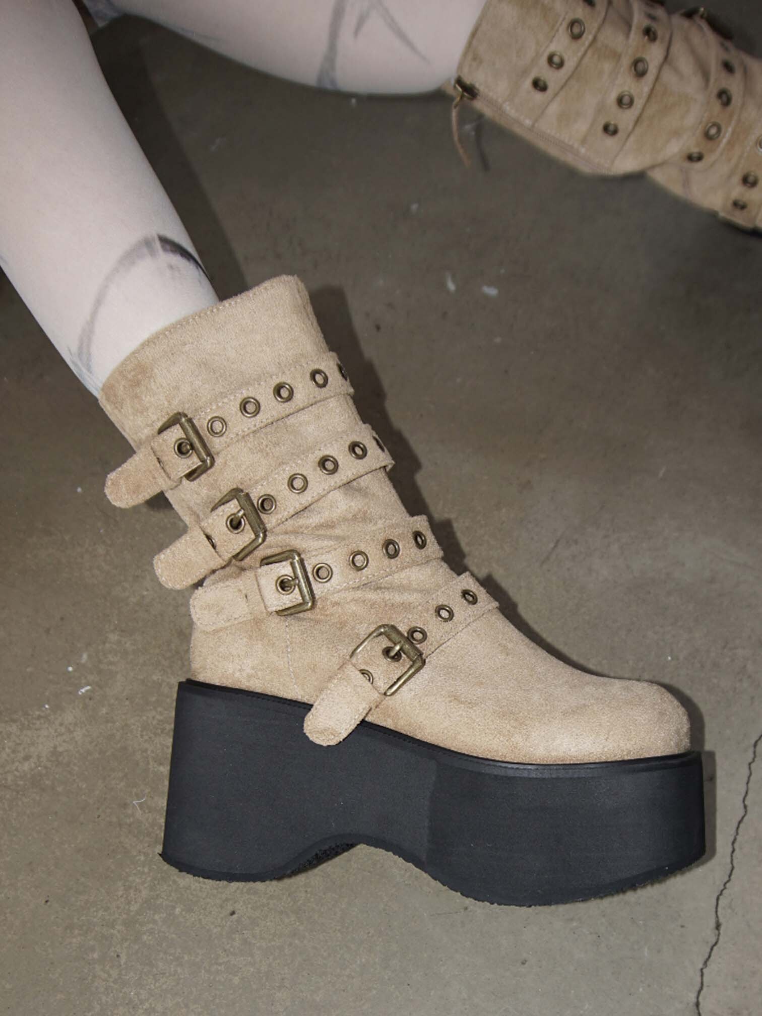 Scrooge high heel boots