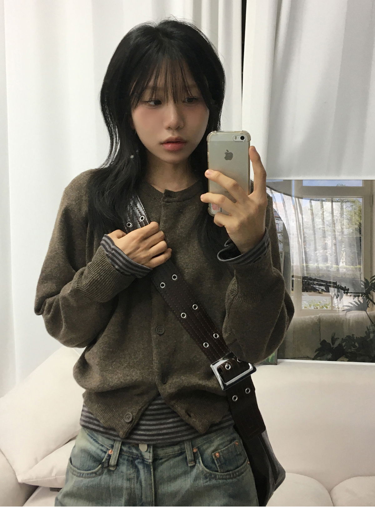 긴팔 티셔츠 모델 착용 이미지-S2L12