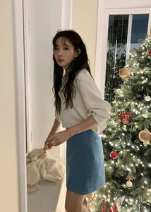 水藍色絨面迷你短裙