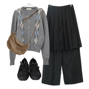skirt,Cardigan/Vest,sneakers 코디