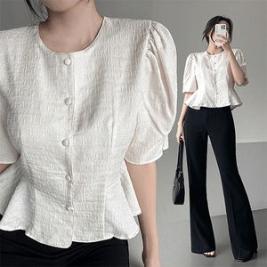 Alphabet-style flute lace round neck puff bean button frill 5-part short sleeve blouse in 3 colors
