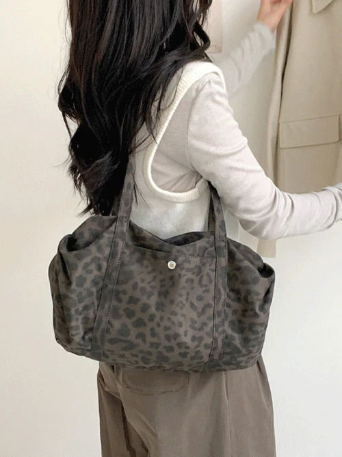 冬の新作 コジー レオパード柄 ショルダーバッグ B#YW390