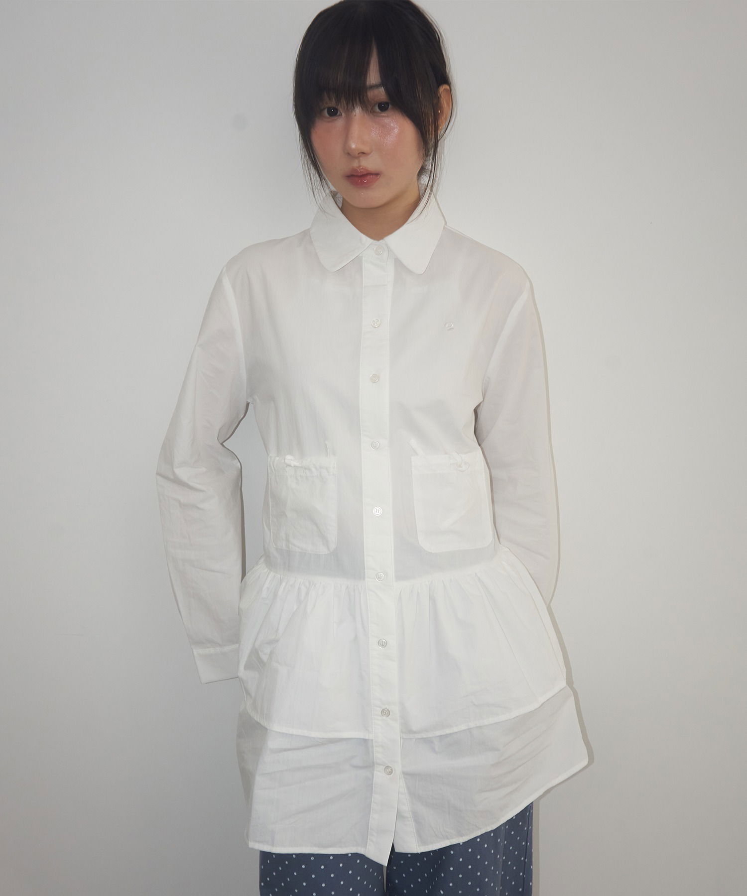 雙層荷葉邊吊帶口袋蝴蝶結造型圓領分層襯衫中長洋裝