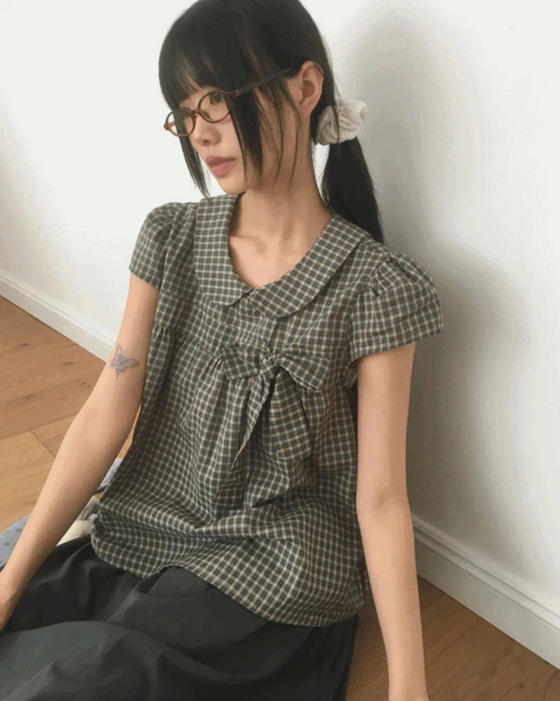 다링 라운드 카라 체크 리본 블라우스