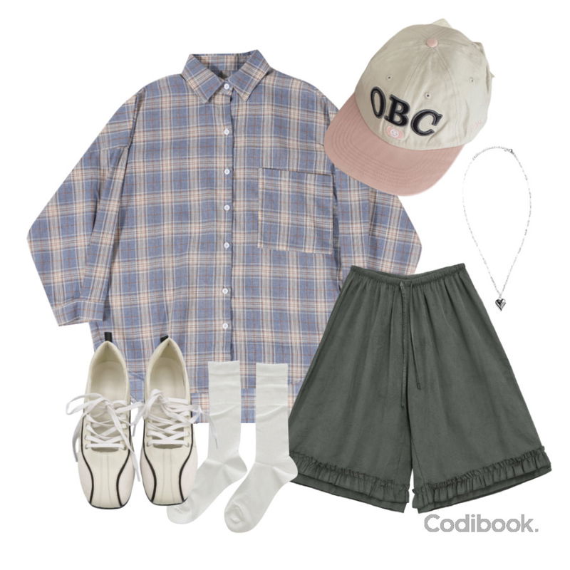 ondeed 퓨콘 여름 시스루 골지 주름 삭스 양말,anyonemore 탱글 하트 실버 체인 목걸이,wonderwonder 아프 발레코어 플랫 스트랩 레더 스니커즈 운동화등을 매치한 코디