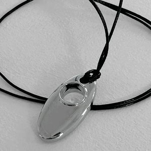 Clammy Bold Drop Long Necklace