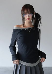 層次露肩鉚釘長袖T恤