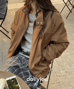 Remora Overfit Suede Two-Way Jacket