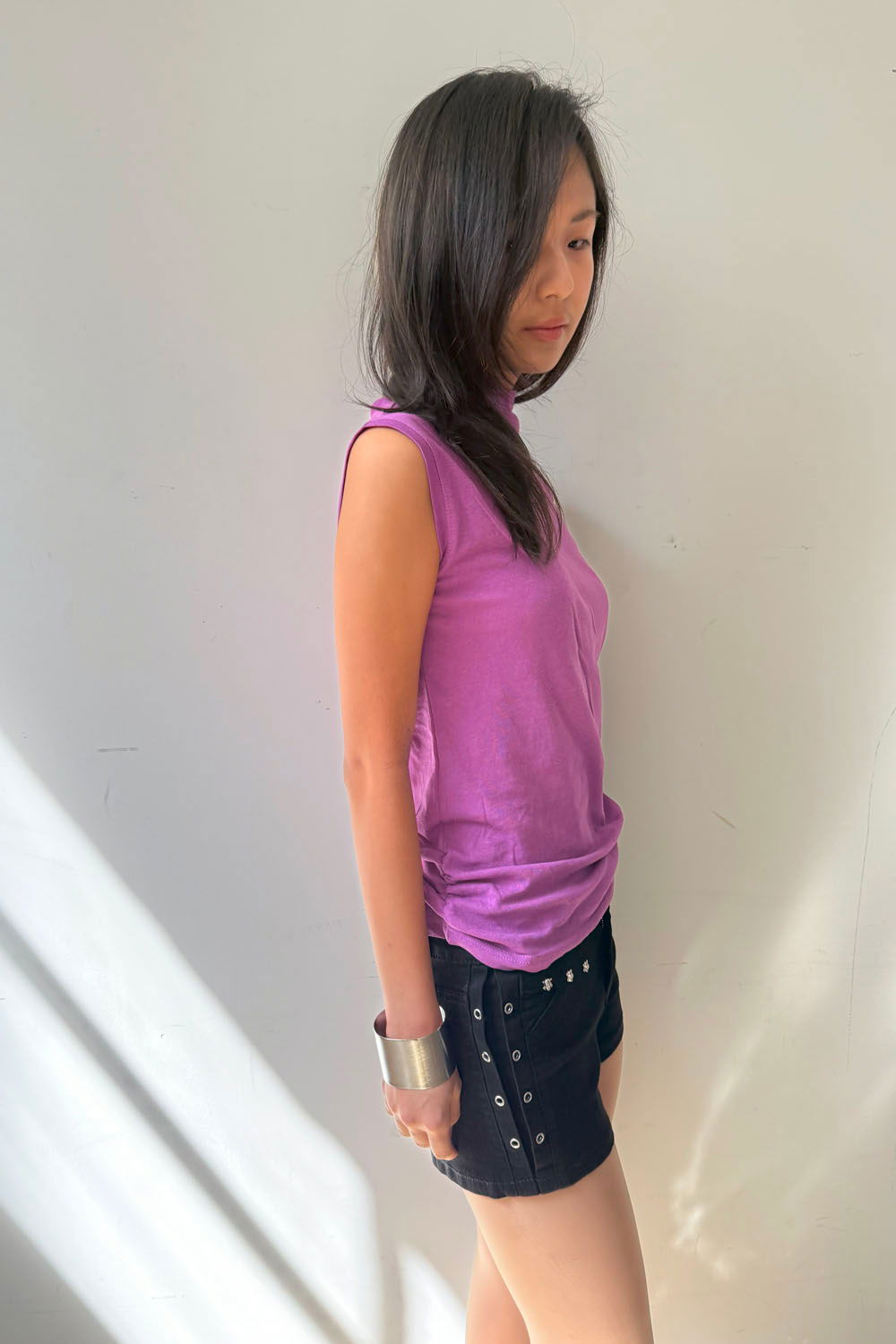 반바지 모델 착용 이미지-S1L10