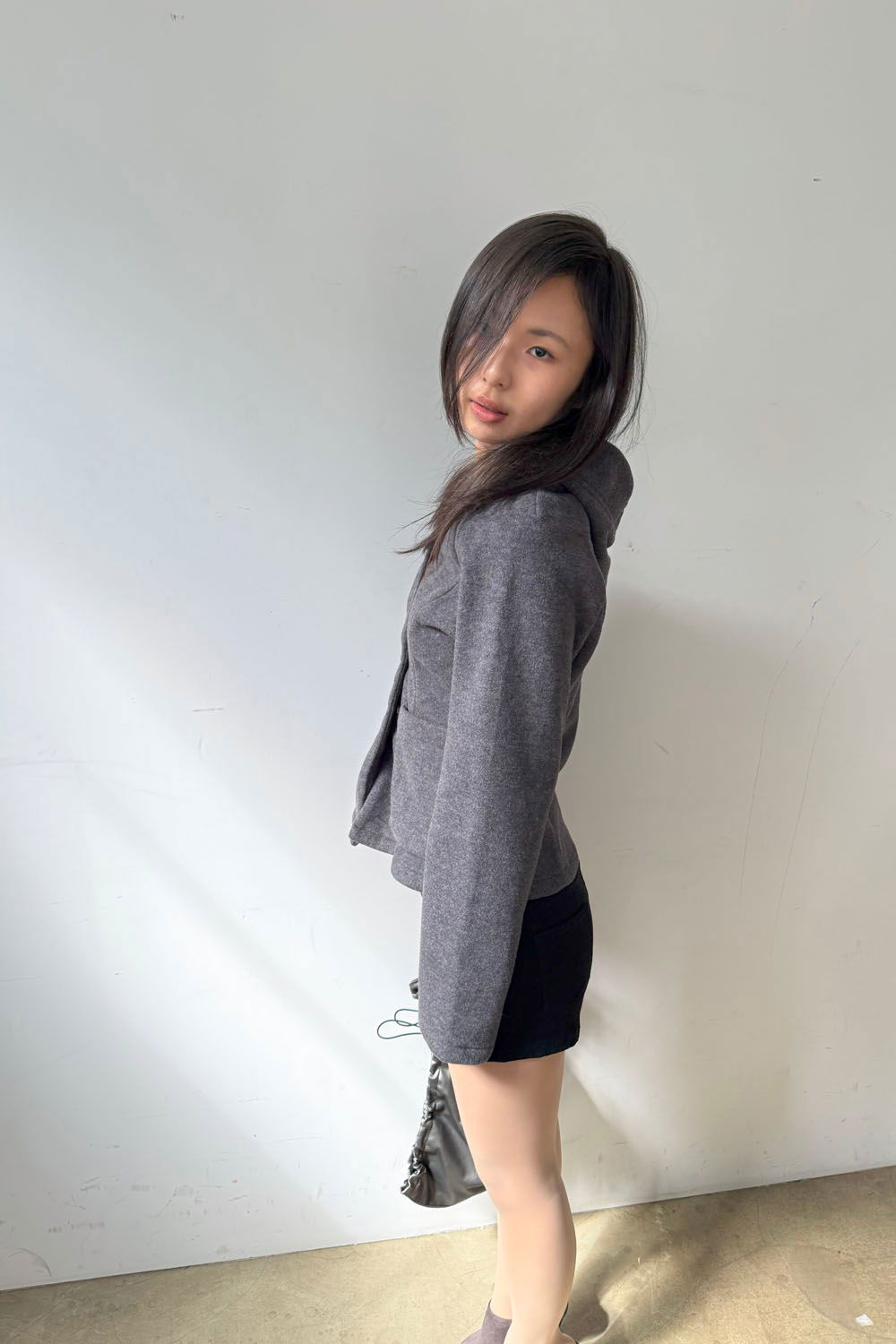 반바지 모델 착용 이미지-S1L18