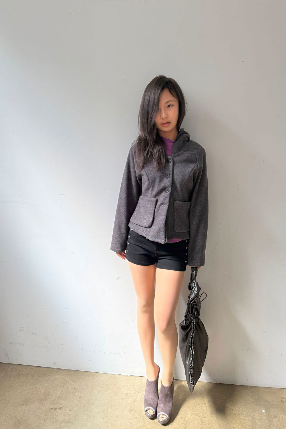 반바지 모델 착용 이미지-S1L17