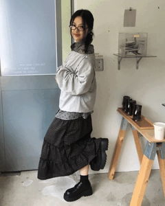 黑色荷葉邊格紋長裙