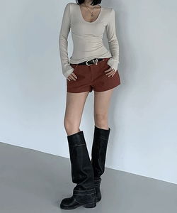 Odd Basic Daily Rivet Low-Rise Shorts