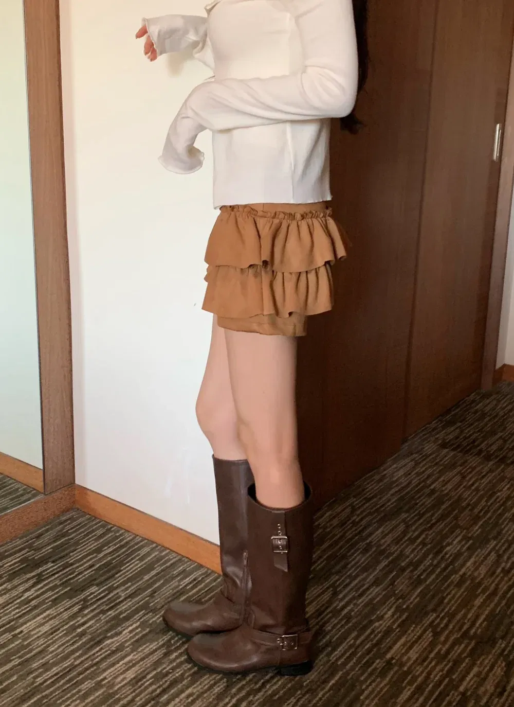 반바지 모델 착용 이미지-S3L8